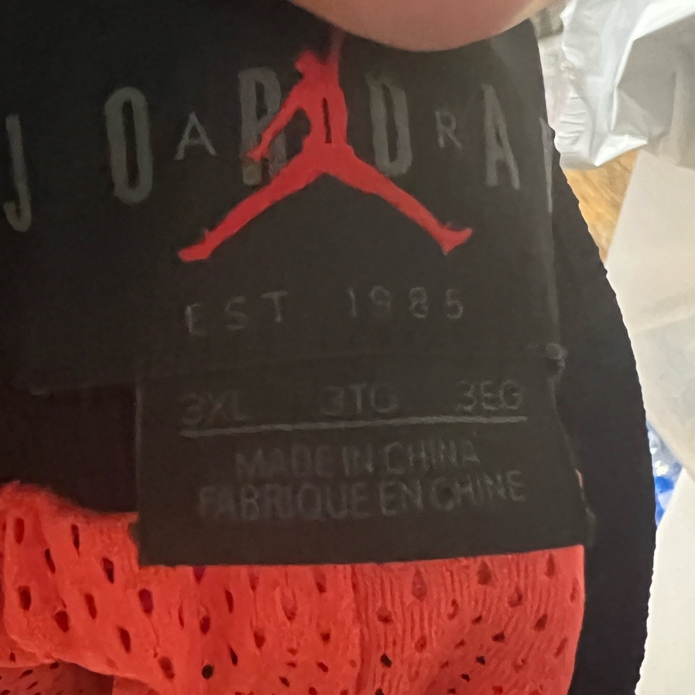 Basketball shorts - Picture 2 of 3